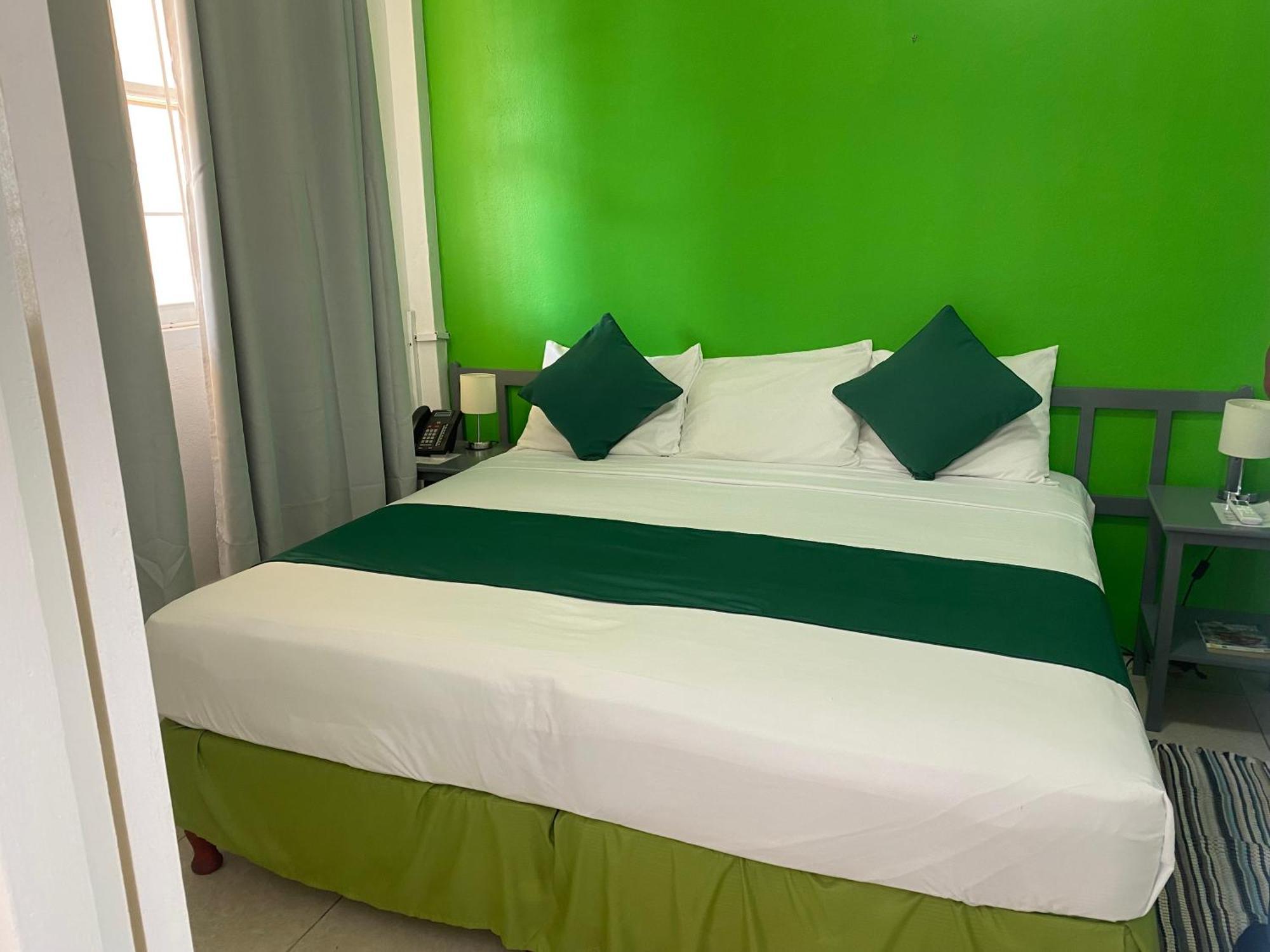Melrose Beach Apartments Inc Bridgetown Szoba fotó