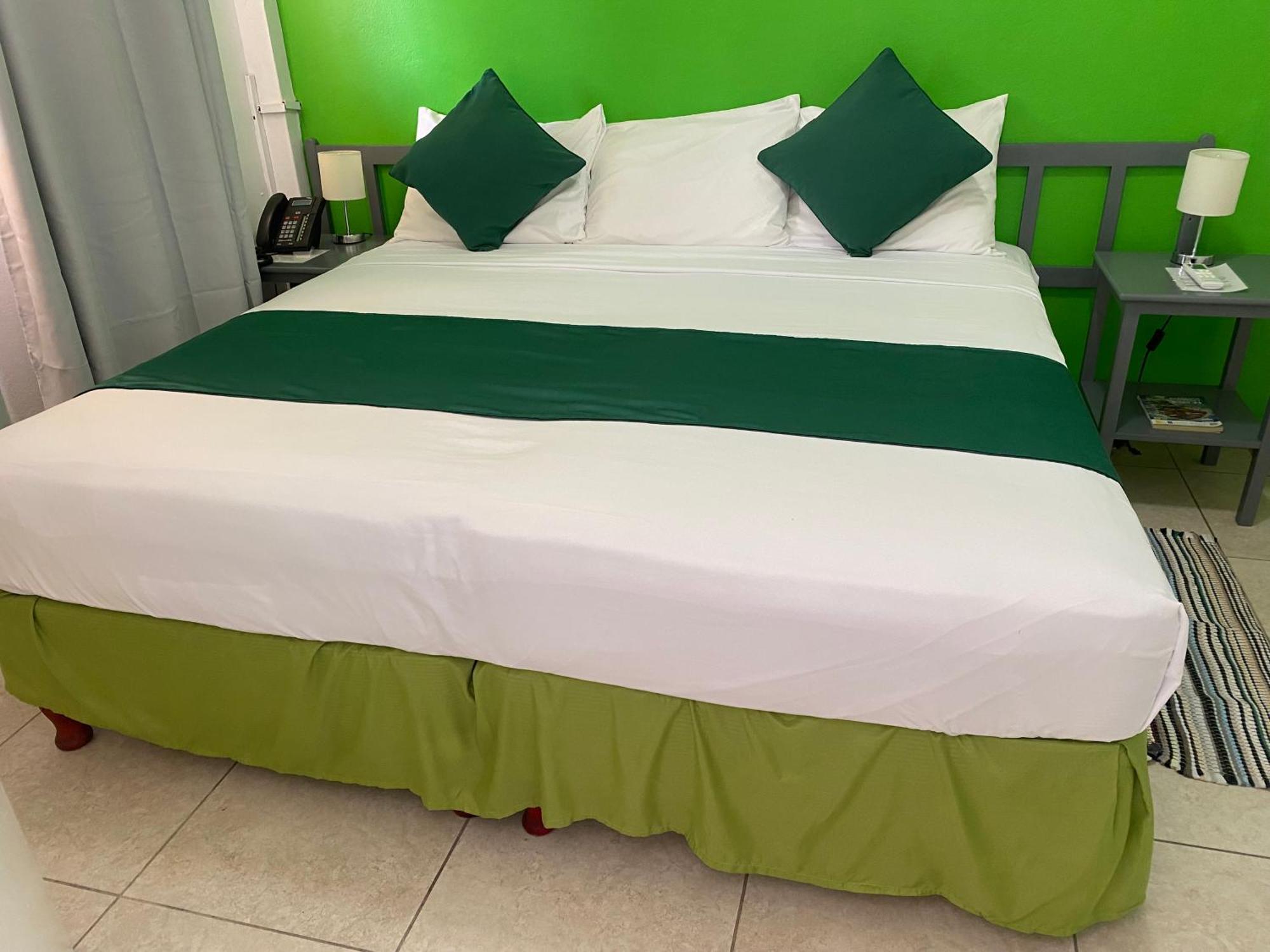 Melrose Beach Apartments Inc Bridgetown Szoba fotó